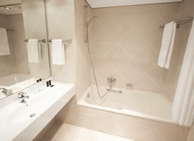 Parkhotel 7806 badkamer Deluxe kamer.jpg