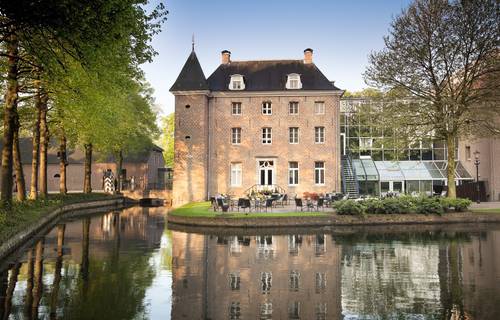
                                                    
                                                        Verbringen Sie die Nacht in einem romantischen Schloss in der Nähe von Venlo. Aufenthalt im Bilderberg-Hotel Château Holtmühle in Tegelen.
                                                    