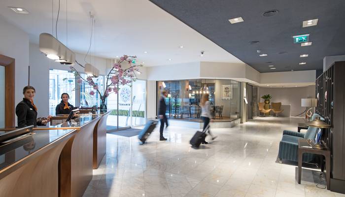 Garden Hotel receptie.jpg