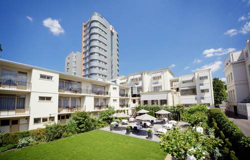 
                                                
                                                    Het Bilderberg Parkhotel Rotterdam is dé vergaderlocatie in het hart van de havenstad. Centraal gelegen in Rotterdam, op loopafstand van het Centraal Station.
                                                