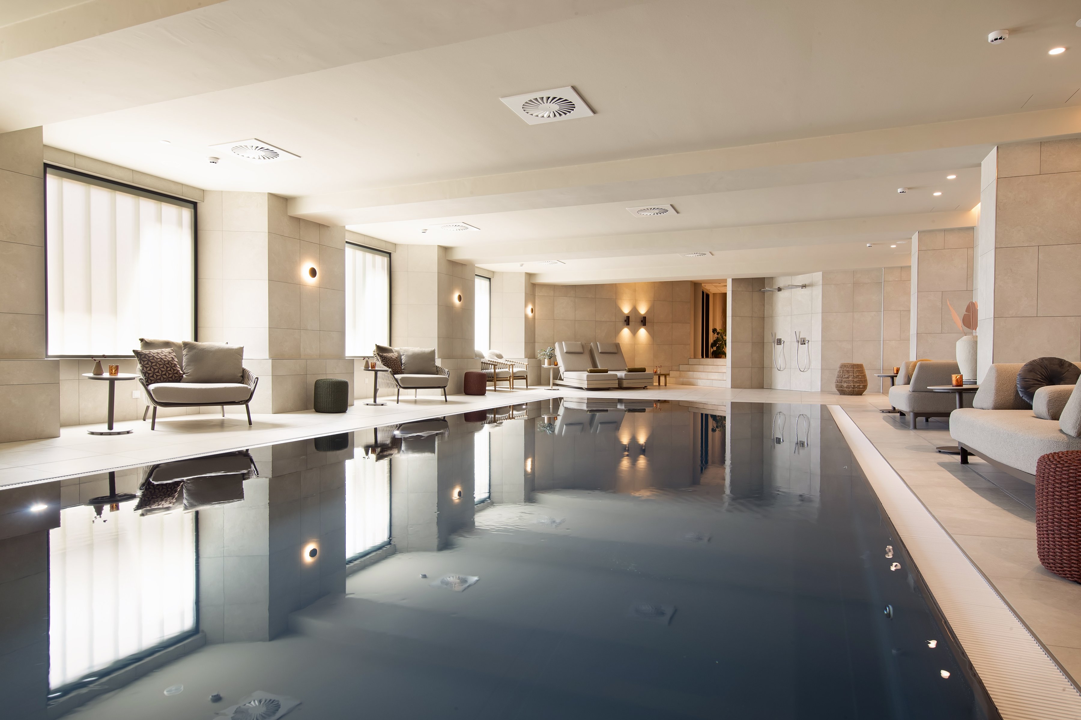The indoor pool of Bilderberg Europa Hotel Scheveningen