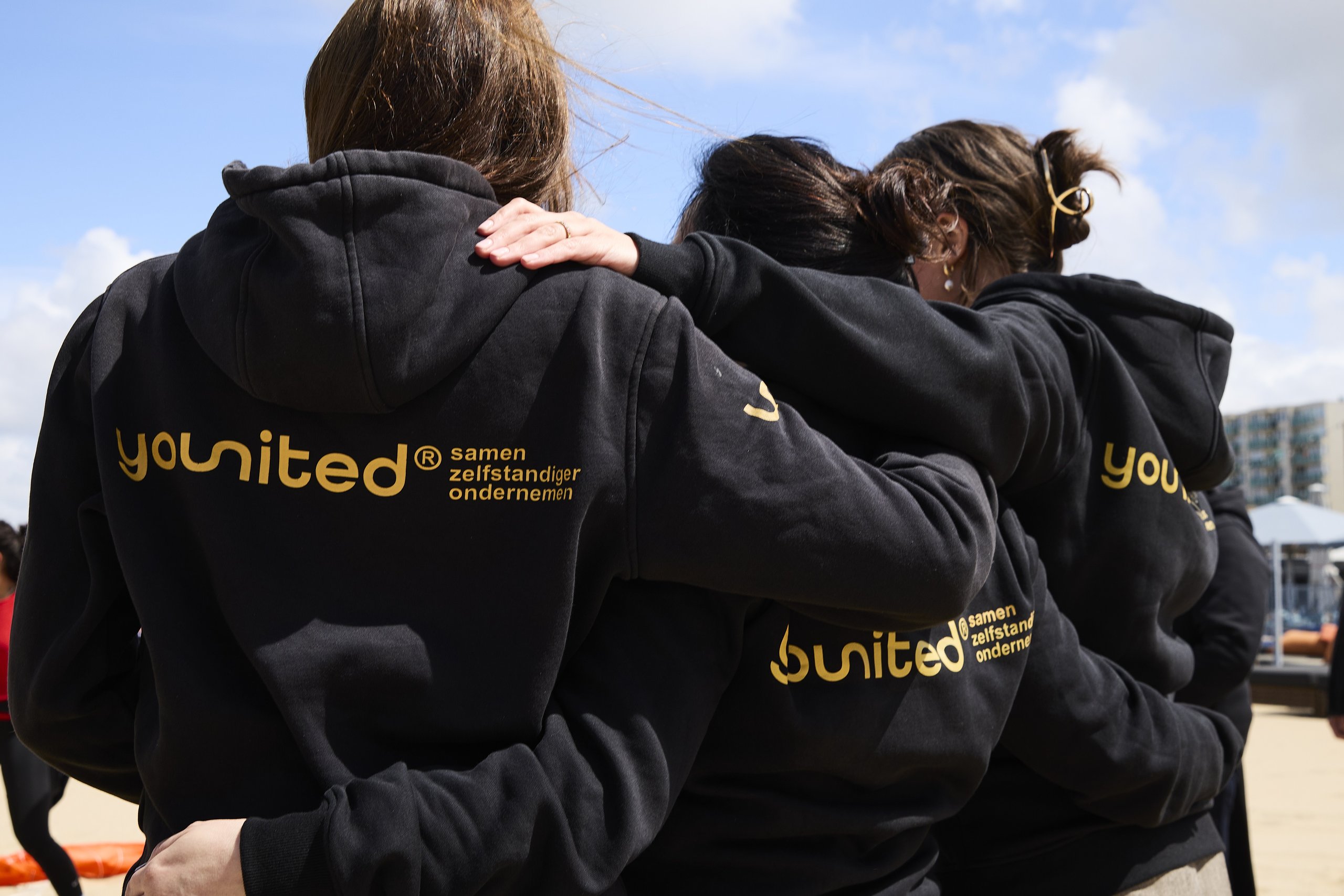 Foto van achterkant collega's Younited