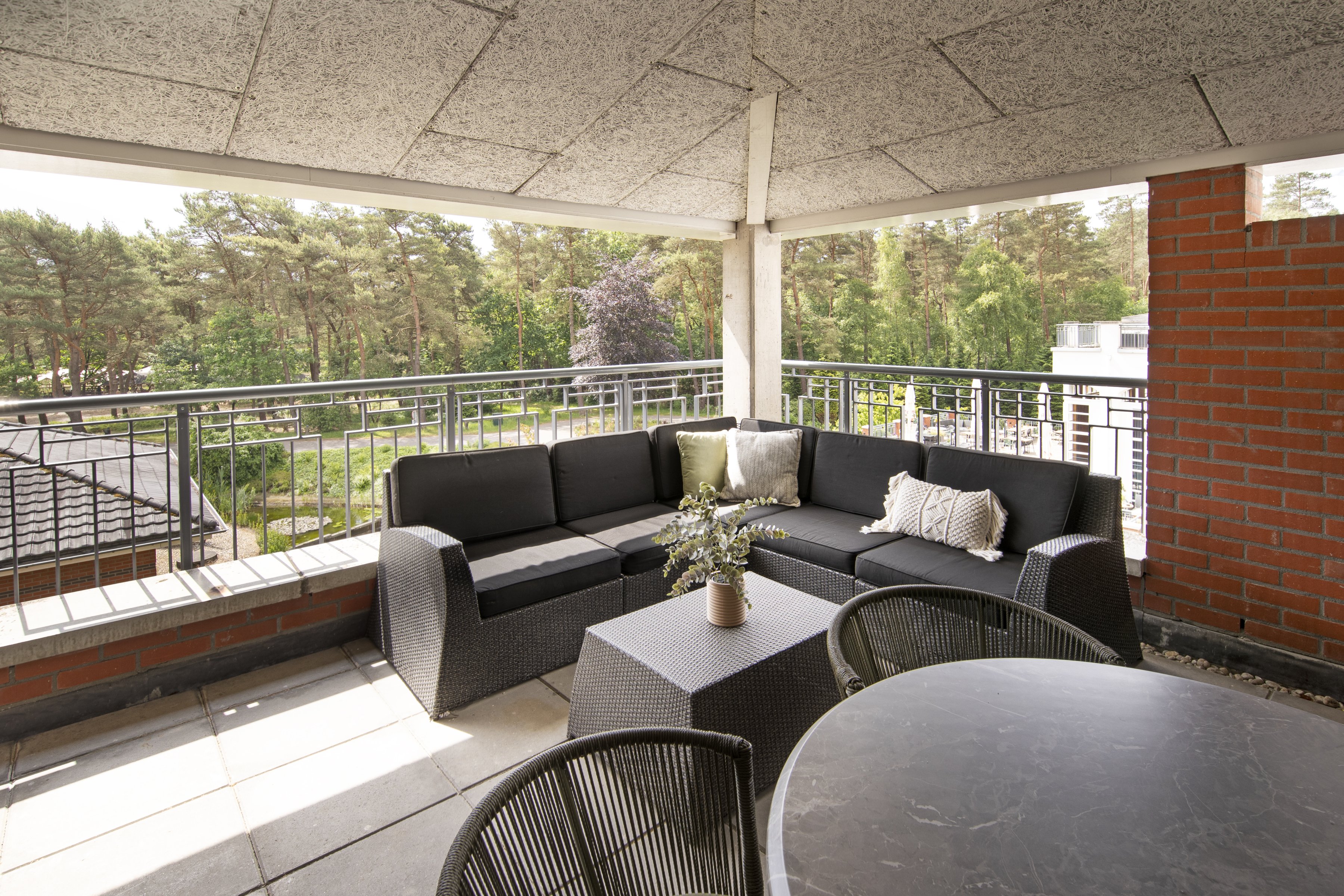 Het terras van het appartement van Résidence Groot Heideborgh