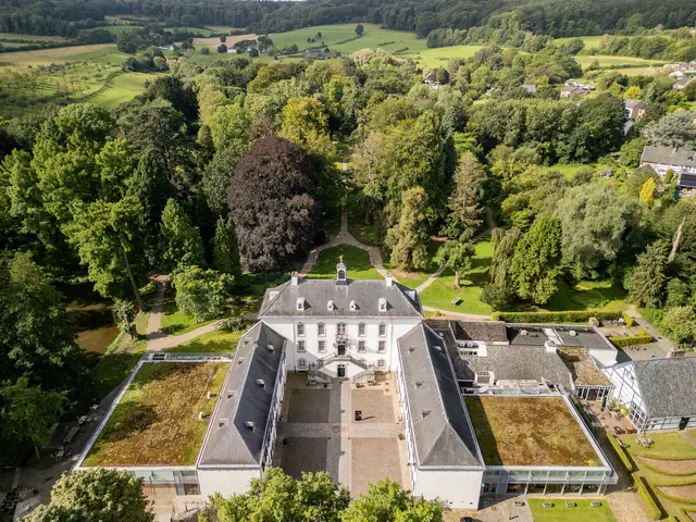 Bovenzicht op Kasteel Vaalsbroek